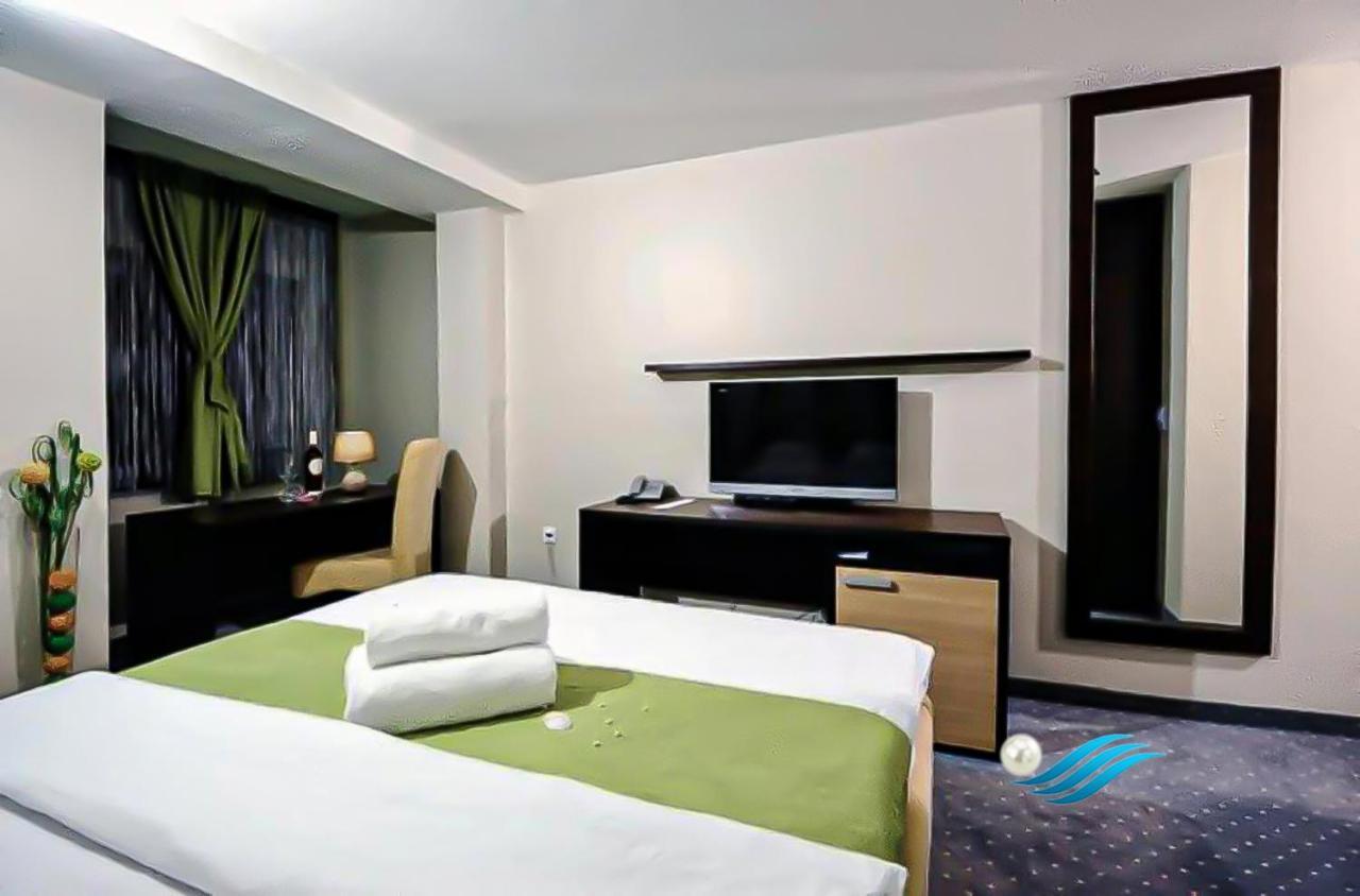 Biser Hotel Derventa Bagian luar foto